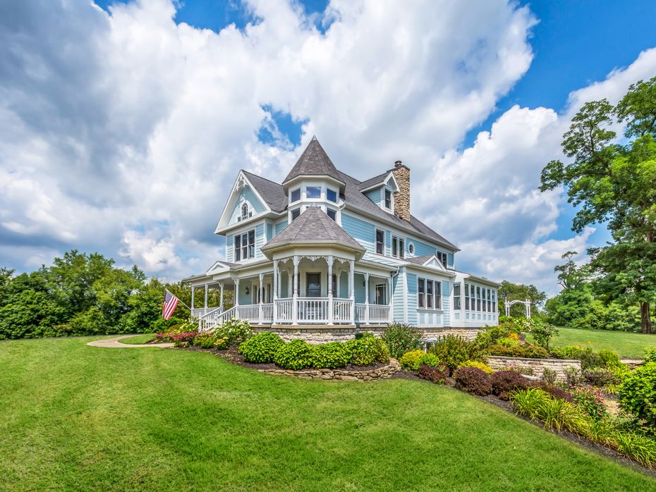 77ACRE COUNTRY ESTATE WITH HANGAR & GRASS RUNWAY for sale in