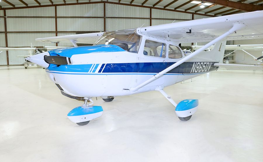 1975 CESSNA 172M SKYHAWK for sale in Arlington, Texas United States
