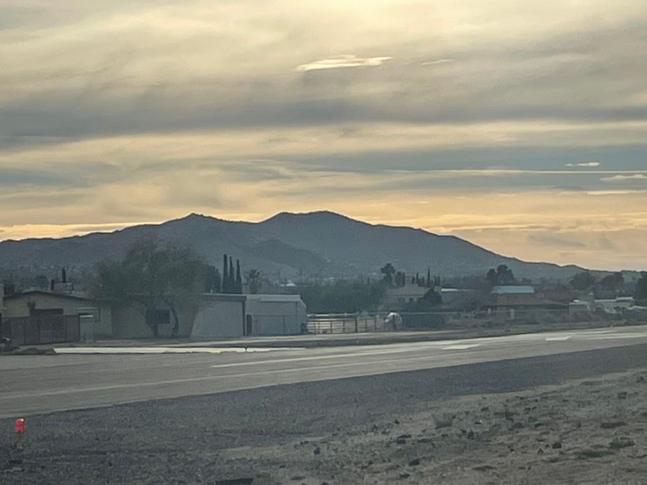 HOME ON THE YUCCA VALLEY AIRPORT 8553 Aviators Market
