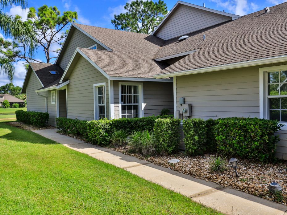 SPRUCE CREEK FLYIN CONDO 7FL6 for sale in Port Orange, Florida United